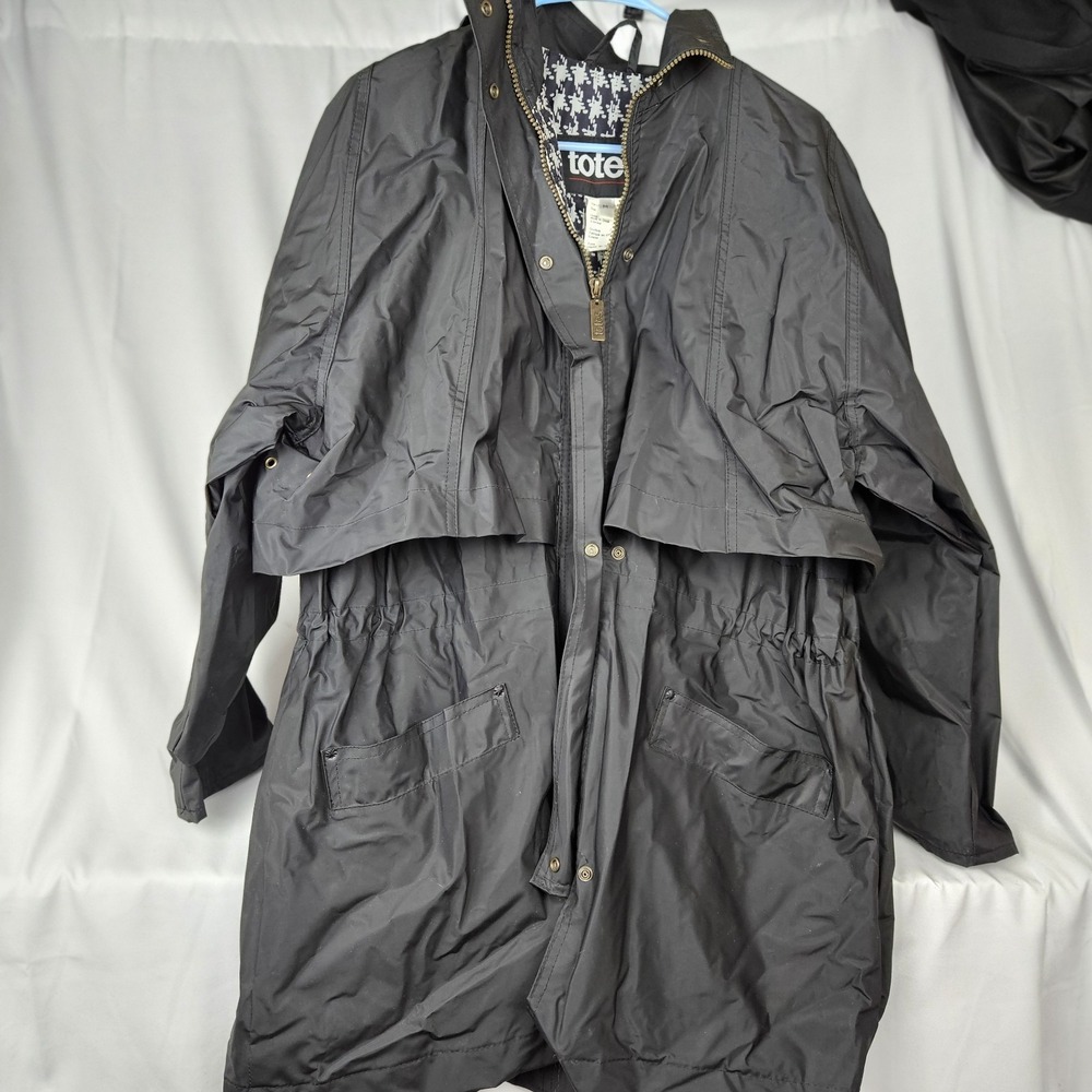 Totes Women's Black Snap Button Removable Hood Rain Jacket Size‎ M